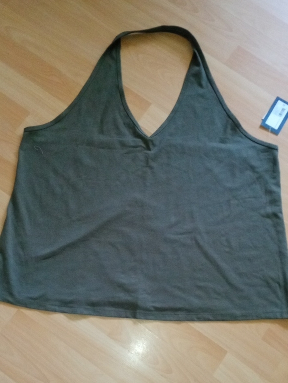 💲1⃣▶>>NWT▶Olive V-Neck Halter Tank Top - Women's